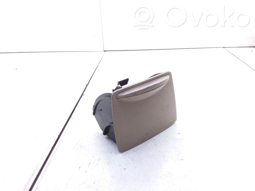 Car ashtray   3058