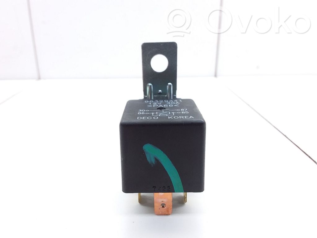 Opel Antara Hazard warning light relay 