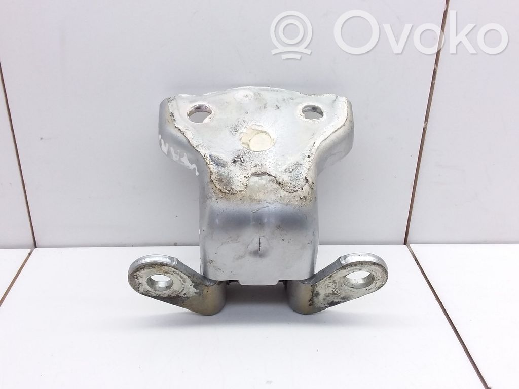 Opel Antara Takaoven alasarana 