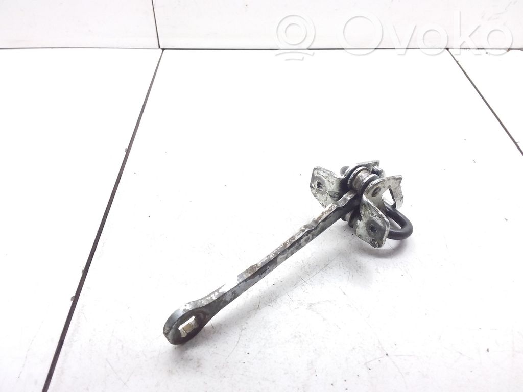 Opel Vectra B Etuoven pidätin 