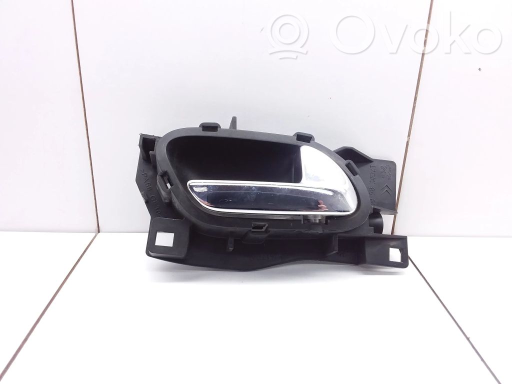 Peugeot 407 Front door interior handle 