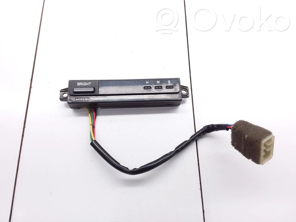 Subaru Legacy Clock 