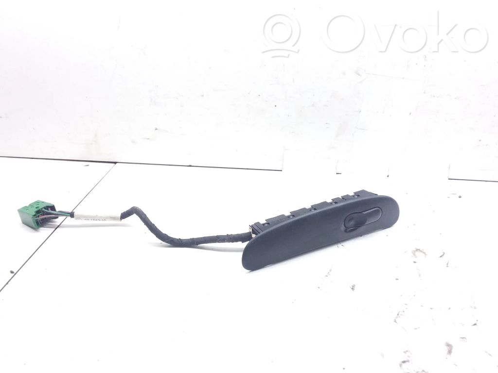 Electric window control switch   90433373,03155310