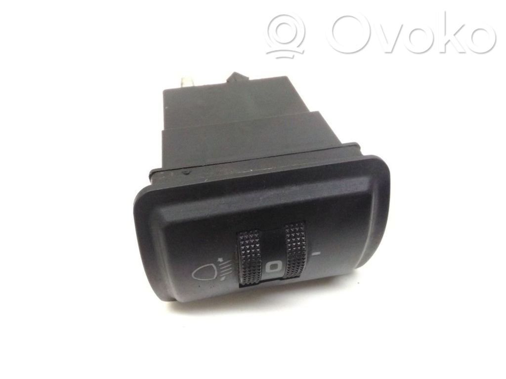 Headlight level height control switch   8D2941301