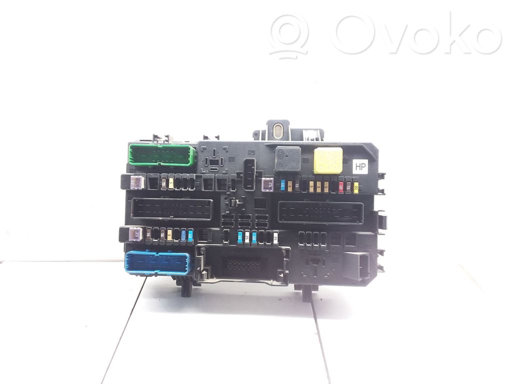 Opel Astra H Fuse module 