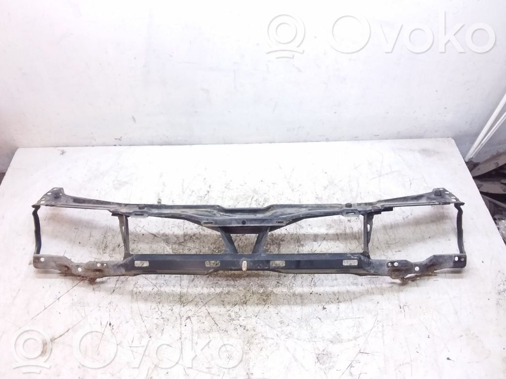 Volkswagen PASSAT B4 Radiatoru paneļa augšējā daļa (televizors) 