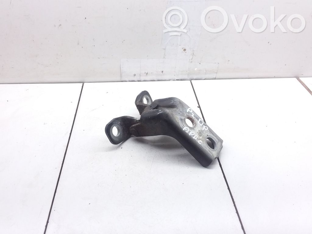 Etuoven yläsarana   004D7A