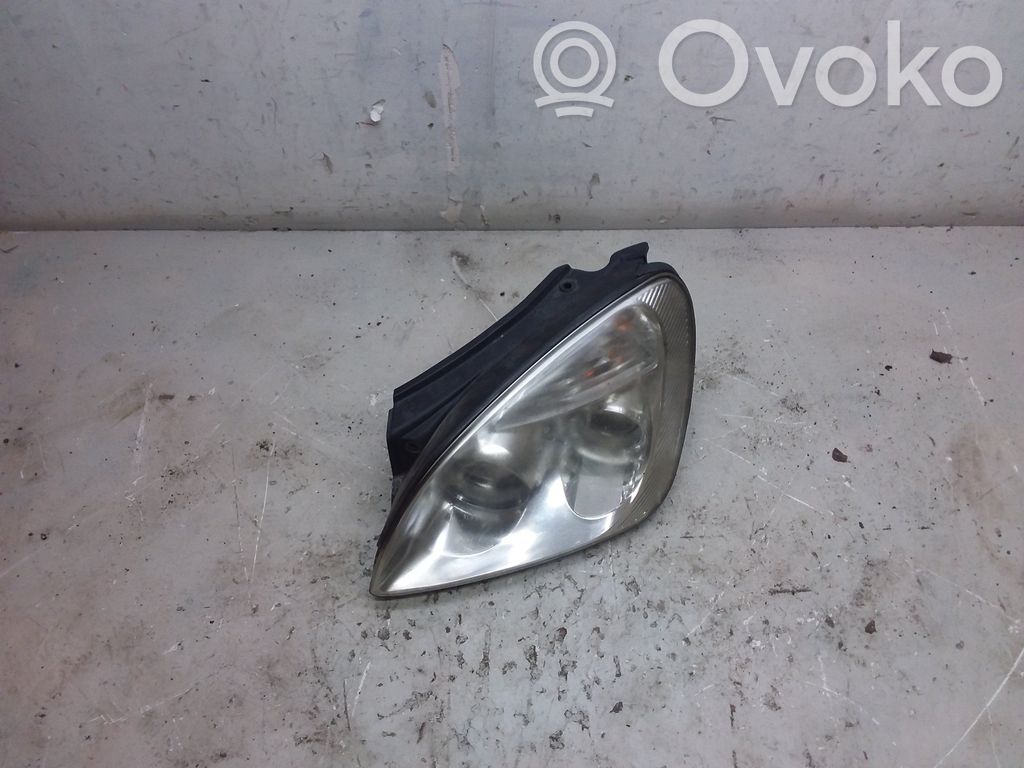 KIA Carens II Etu-/Ajovalo 