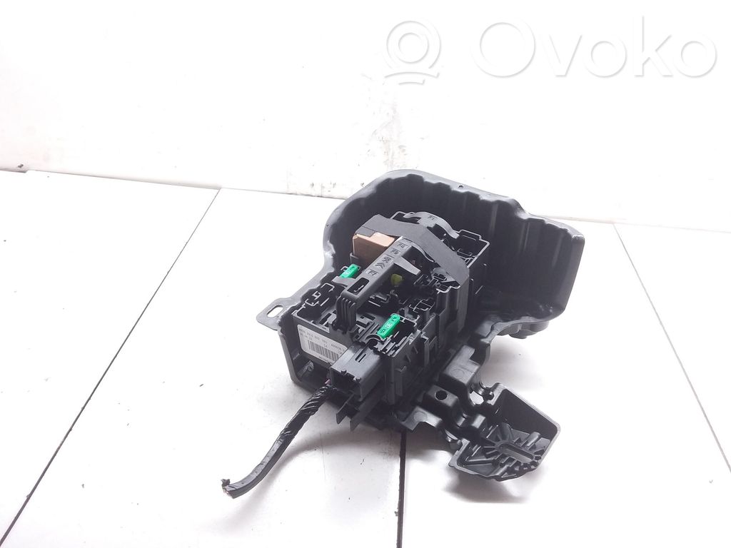Peugeot 2008 II Fuse module 