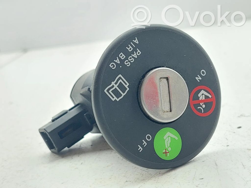 Alfa Romeo 156 Passenger airbag on/off switch 
