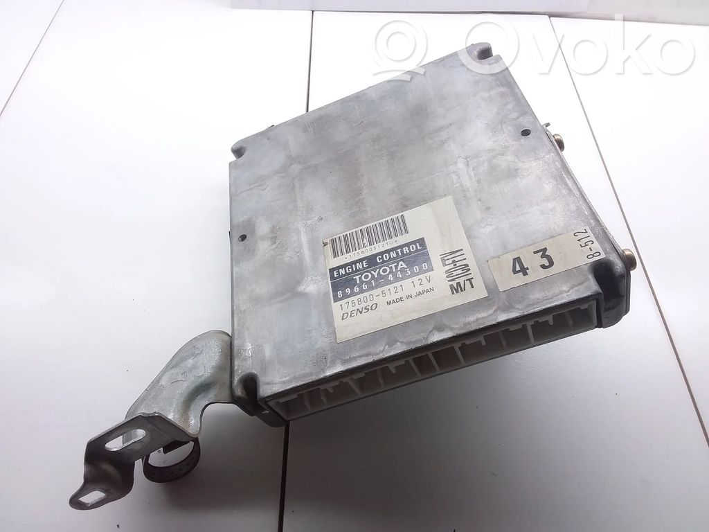 Toyota Avensis Verso Engine control unit/module 