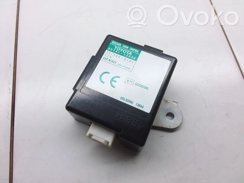 Toyota Corolla Verso E121 Door central lock control unit/module 
