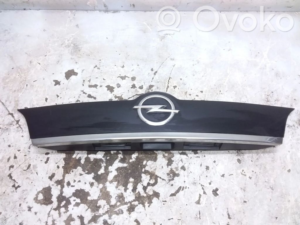 Opel Meriva B Listwa oświetlenie tylnej tablicy rejestracyjnej 