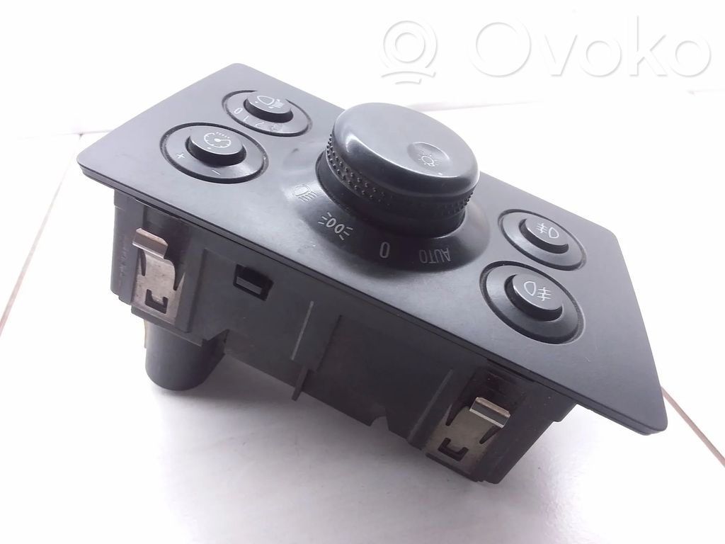 Opel Zafira B Interruptor de luz 
