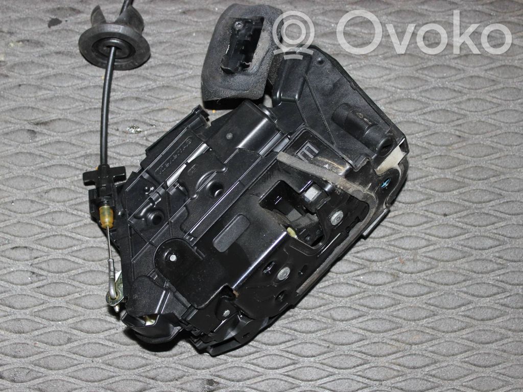 Volkswagen Golf VII Front door lock 