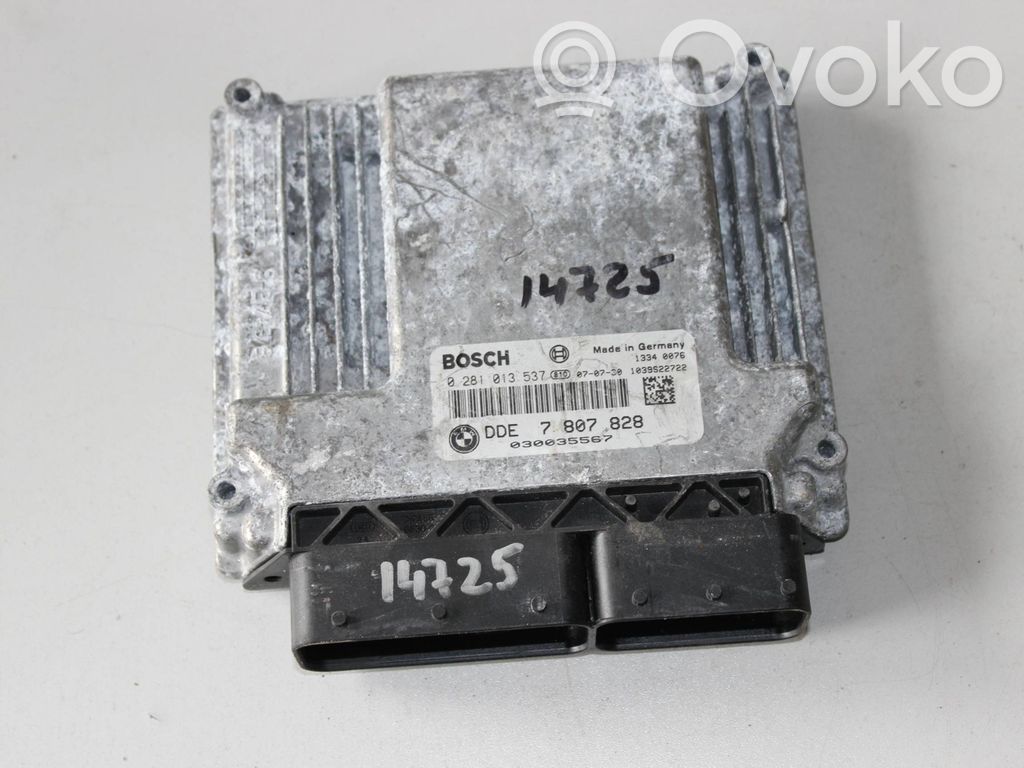 BMW 1 E81 E87 Variklio valdymo blokas 