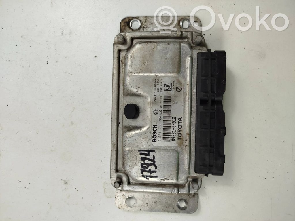 Toyota Avensis T270 Engine control unit/module 