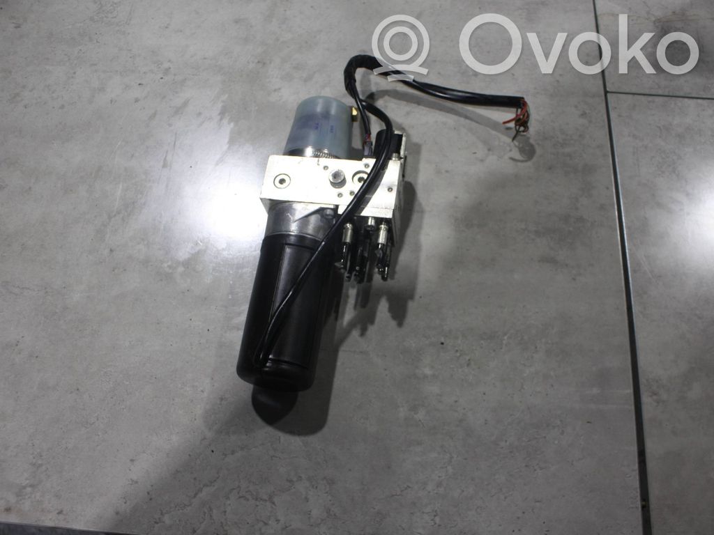 Ford Focus Electric sunroof installation 