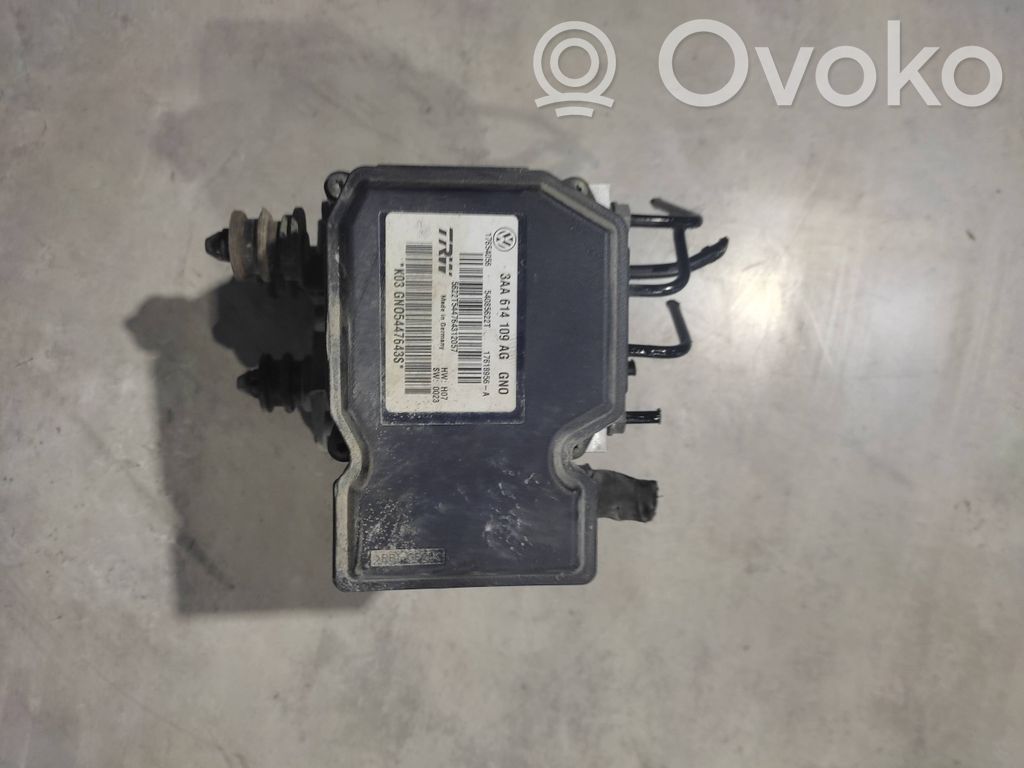 Volkswagen PASSAT B7 Bomba de ABS 