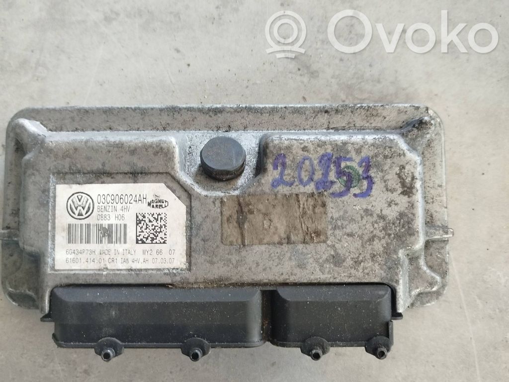 Volkswagen Golf V Engine control unit/module 