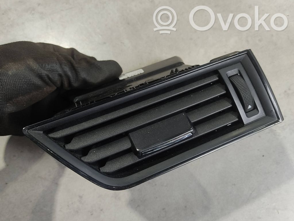 Skoda Superb B8 (3V) Dashboard air vent grill cover trim 