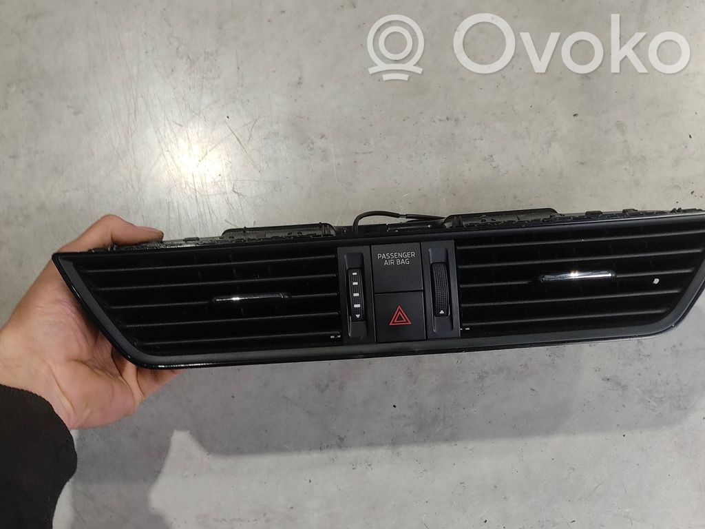 Skoda Superb B6 (3T) Dash center air vent grill 
