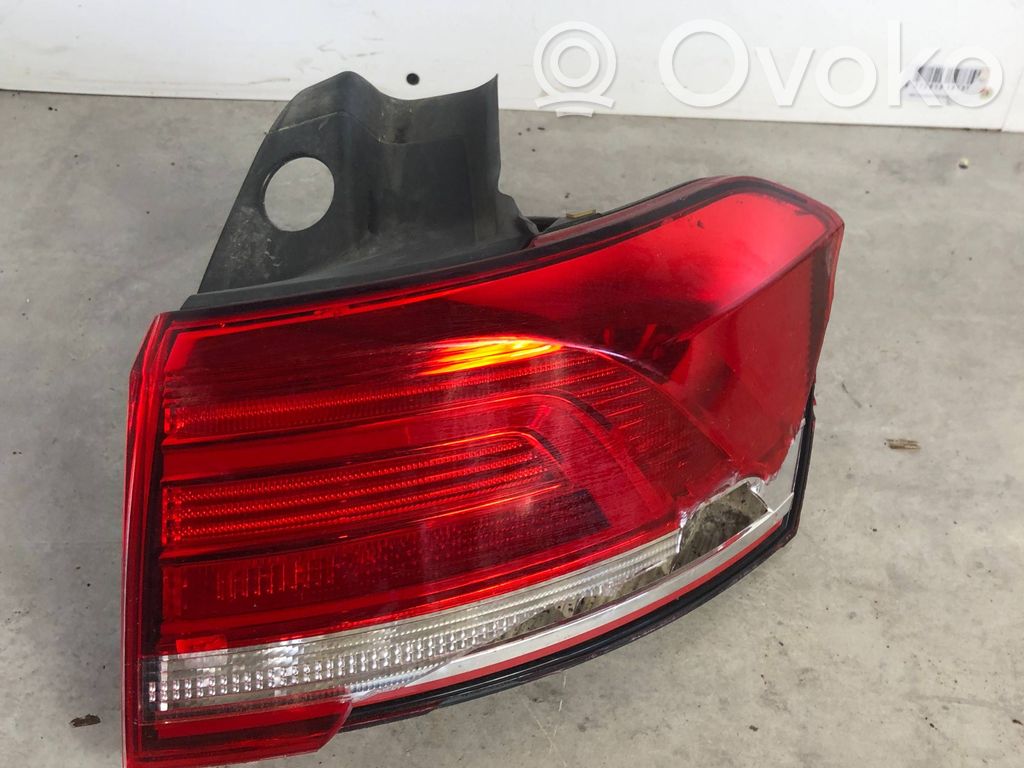 Volkswagen PASSAT B8 Lampa tylna 