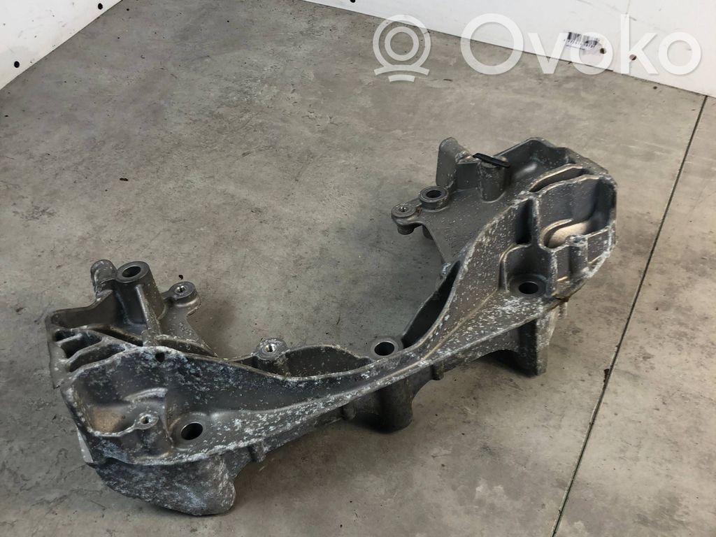 BMW i4 Engine mounting bracket 