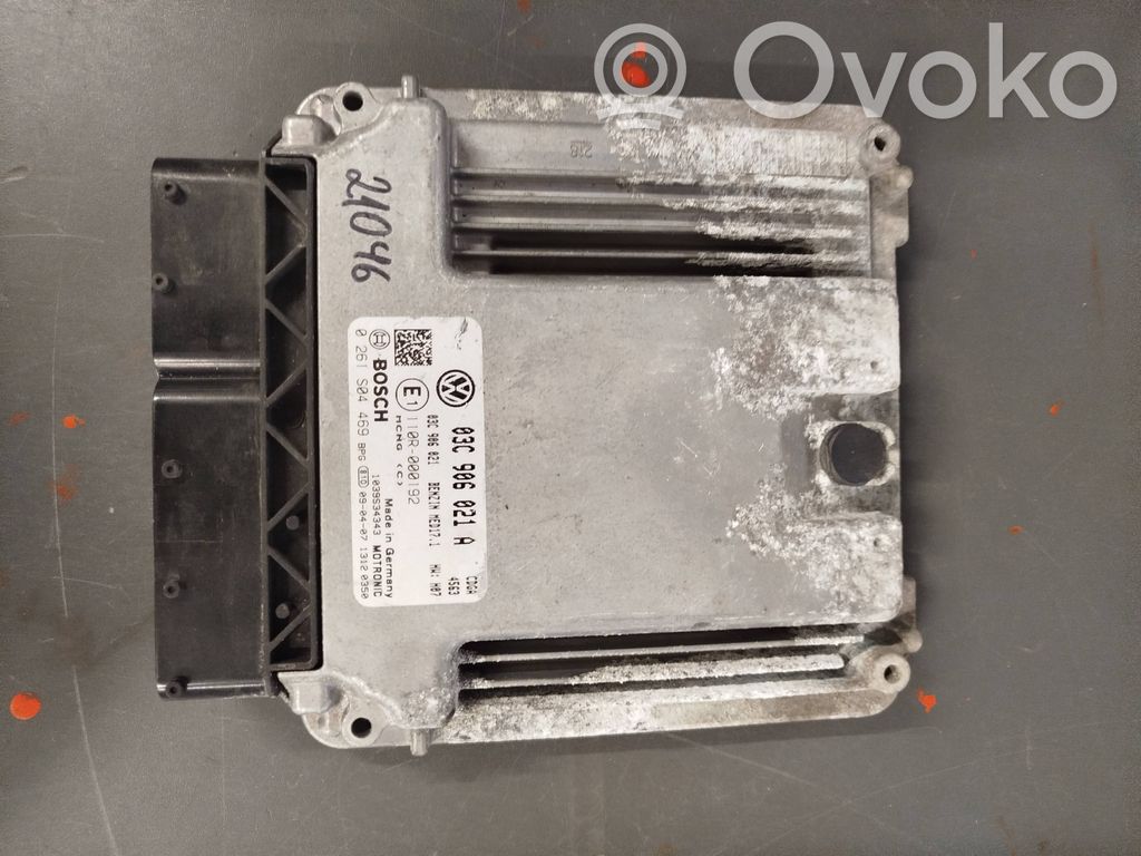 Volkswagen PASSAT B7 Engine control unit/module 