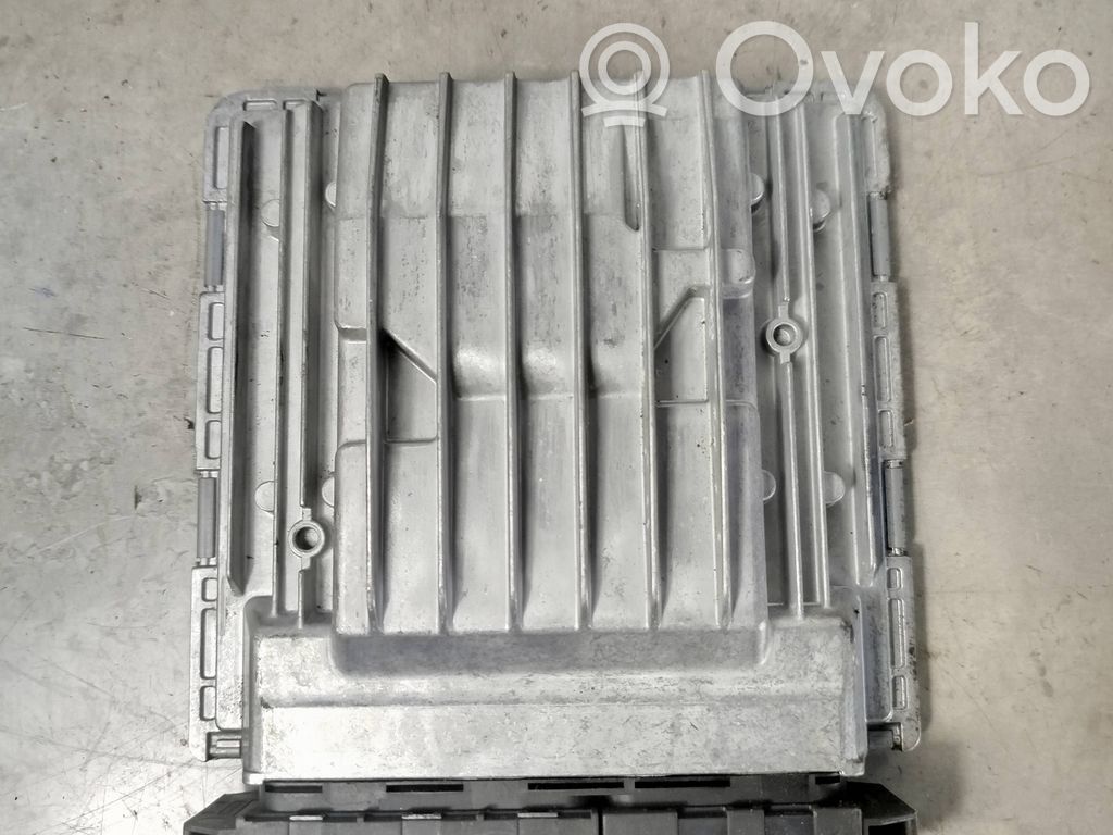 BMW 1 E81 E87 Engine control unit/module 