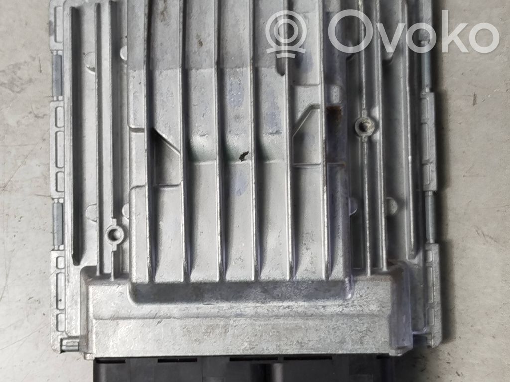 BMW 1 E81 E87 Engine control unit/module 