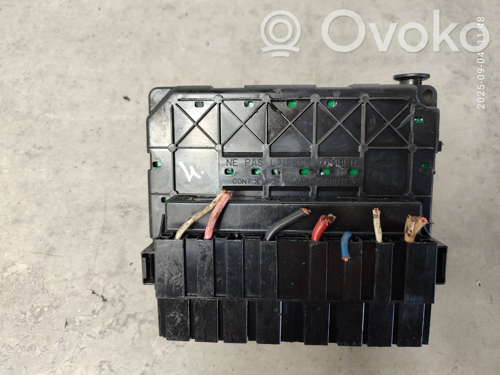 Peugeot 206 Fuse module 