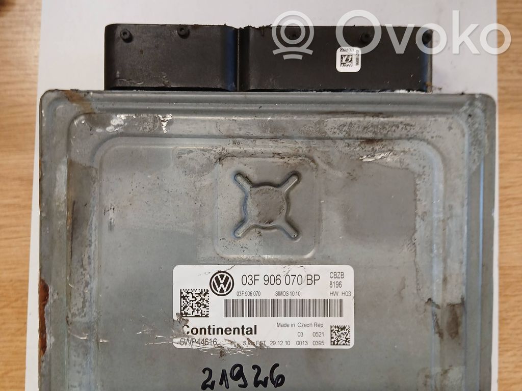 Volkswagen Golf V Engine control unit/module 