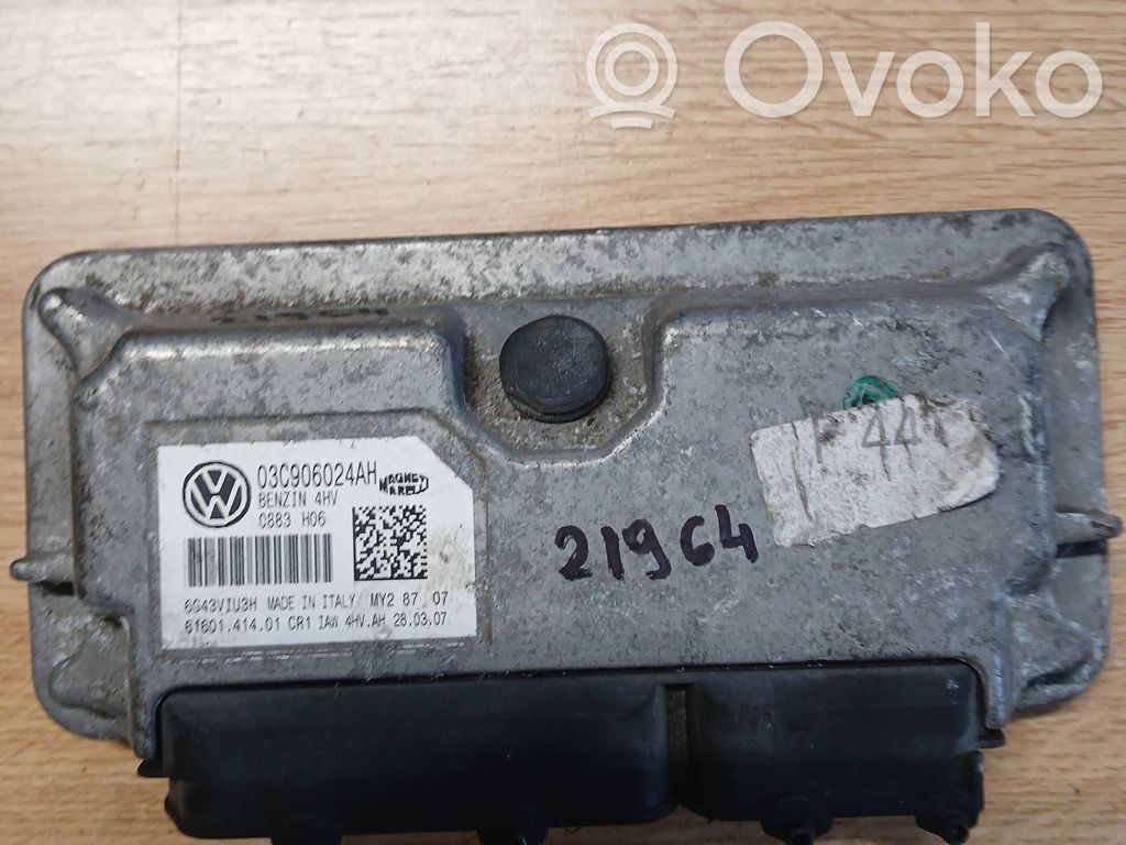 Volkswagen Golf V Engine control unit/module 