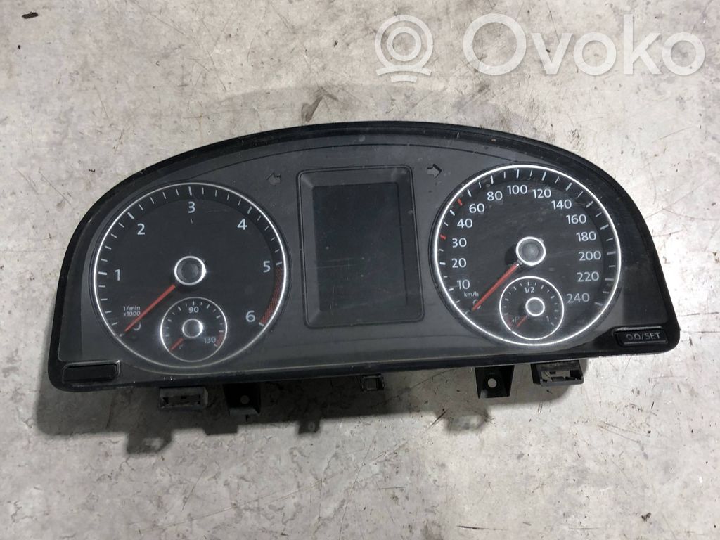 Volkswagen Caddy Speedometer (instrument cluster) 