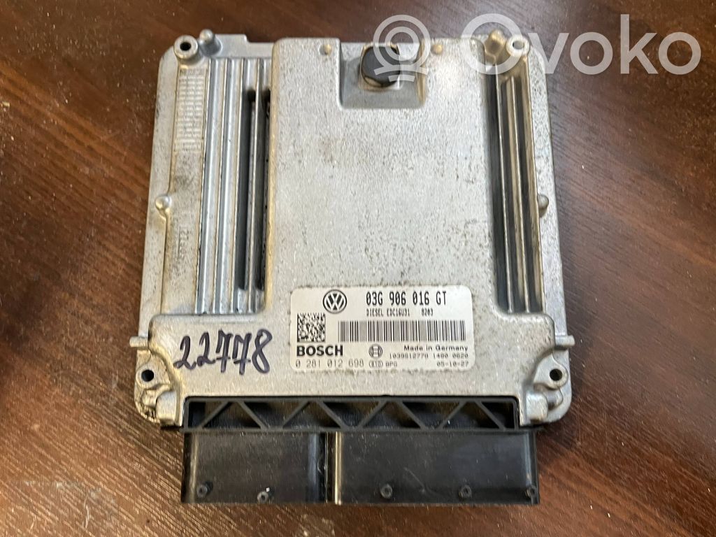 Volkswagen PASSAT B5.5 Engine control unit/module 