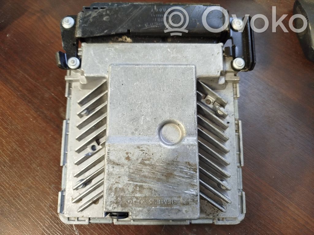 Audi A4 S4 B6 8E 8H Variklio valdymo blokas 