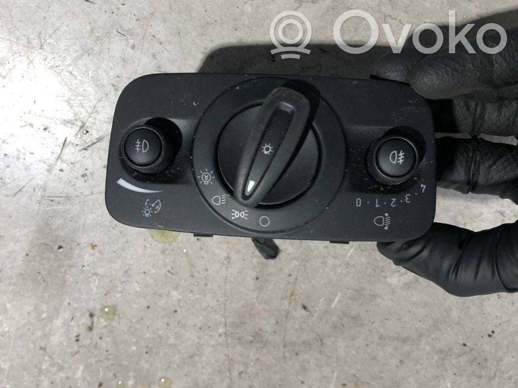Ford Ecosport Light switch 