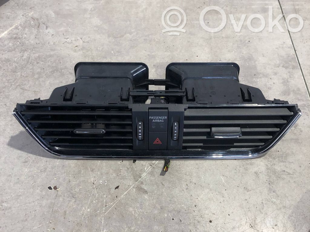 Skoda Octavia Mk3 (5E) Dysze / Kratki środkowego nawiewu deski rozdzielczej 