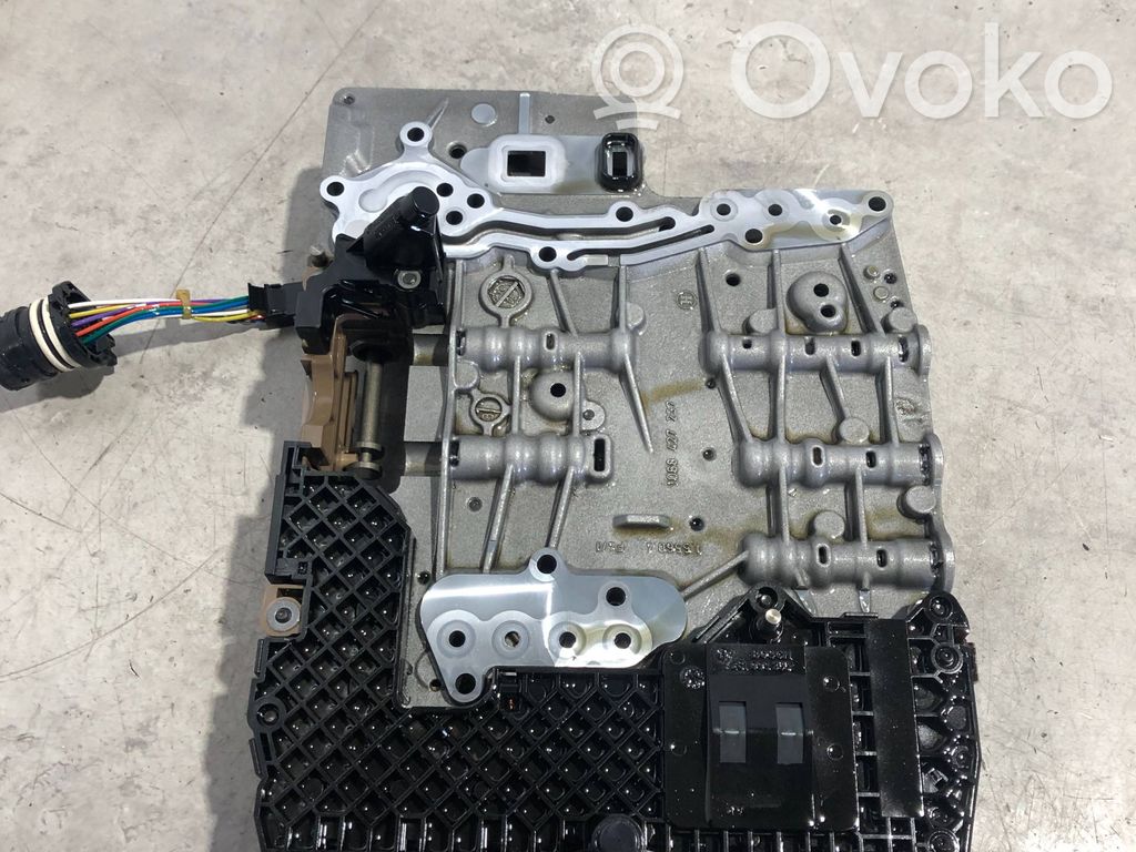 Audi A4 S4 B8 8K Transmission gearbox valve body 