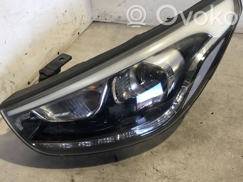 Hyundai ix35 Scheinwerfer 
