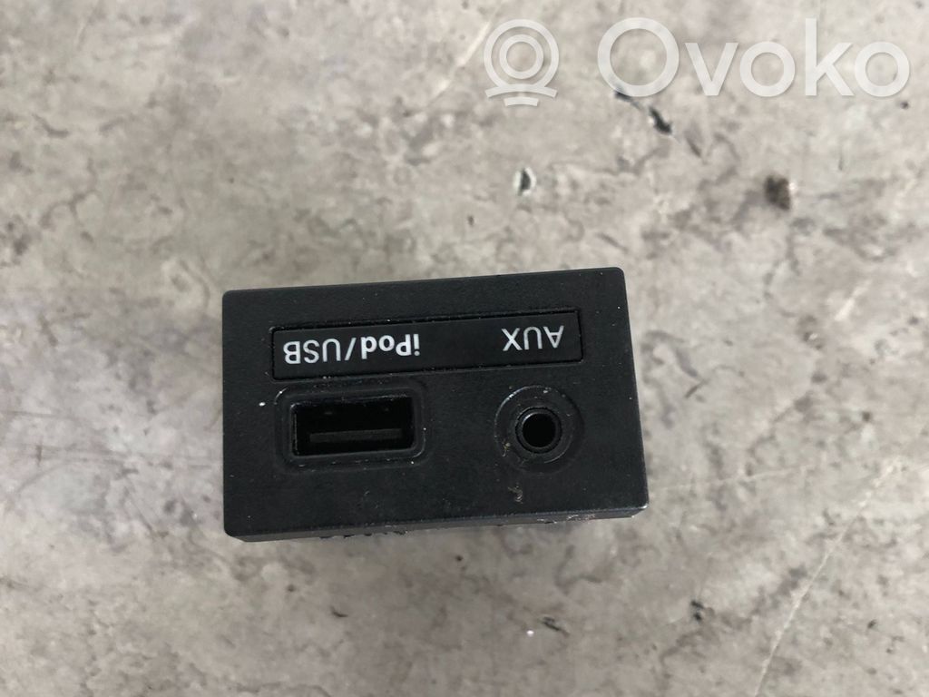 Hyundai i40 Enchufe conector USB 