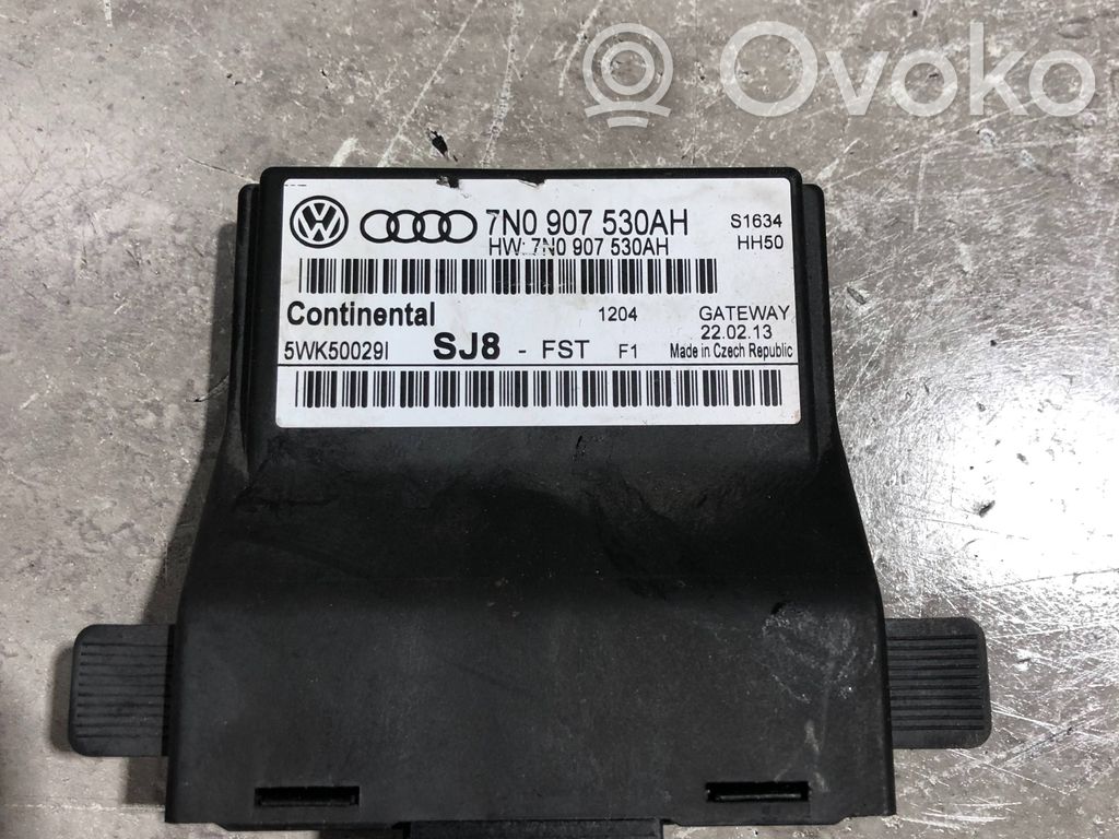 Volkswagen PASSAT B7 Gateway control module 