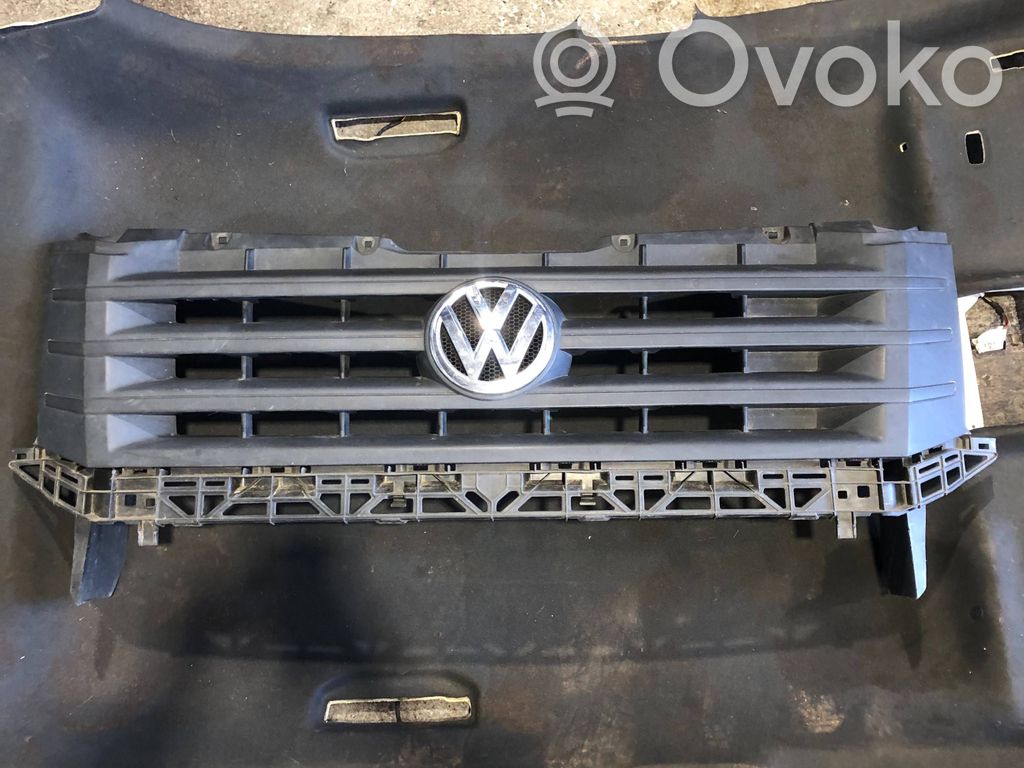 Volkswagen Crafter Etupuskurin ylempi jäähdytinsäleikkö 