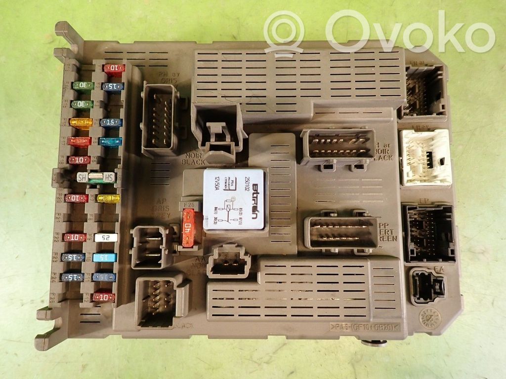 Citroen C5 Fuse module 