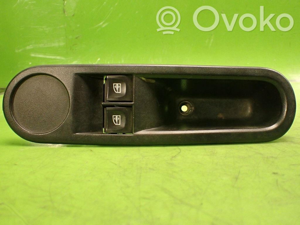 Renault Twingo III Quarter vent window switch 