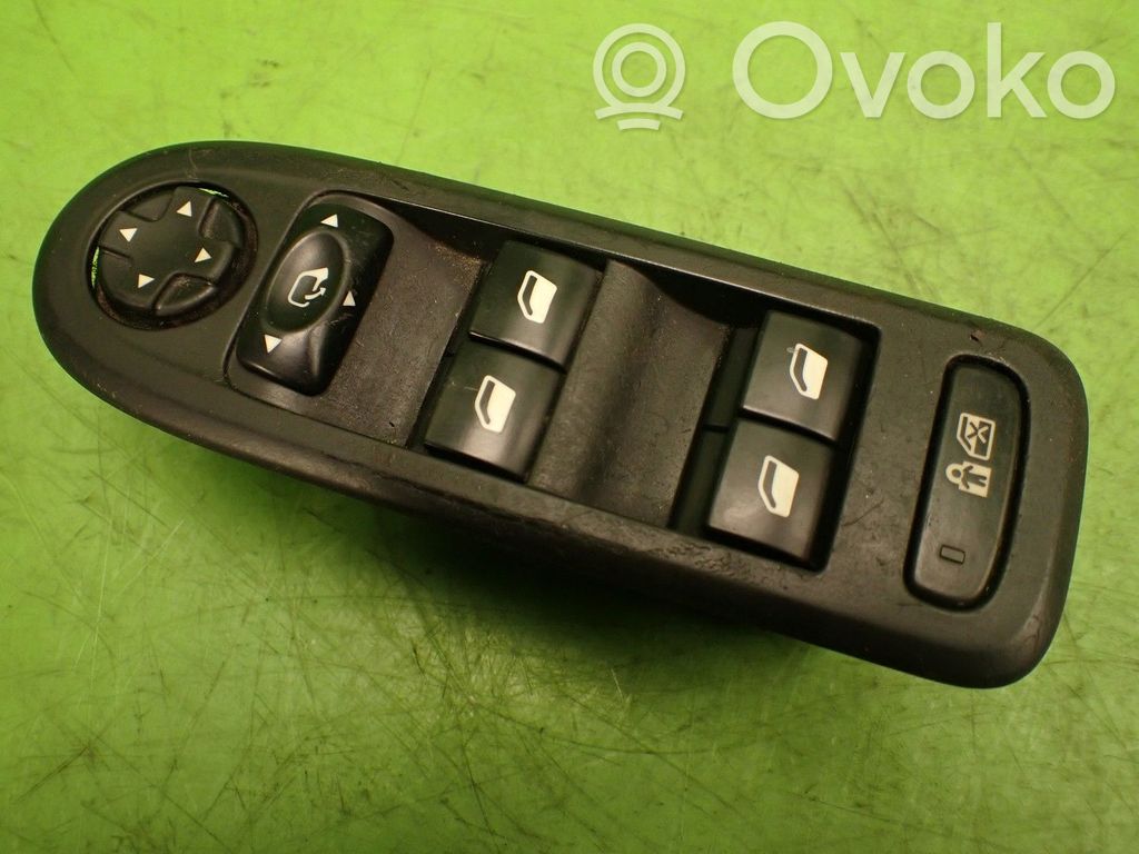 Citroen C5 Quarter vent window switch 