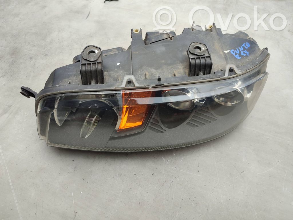 Fiat Punto (188) Lampa przednia 