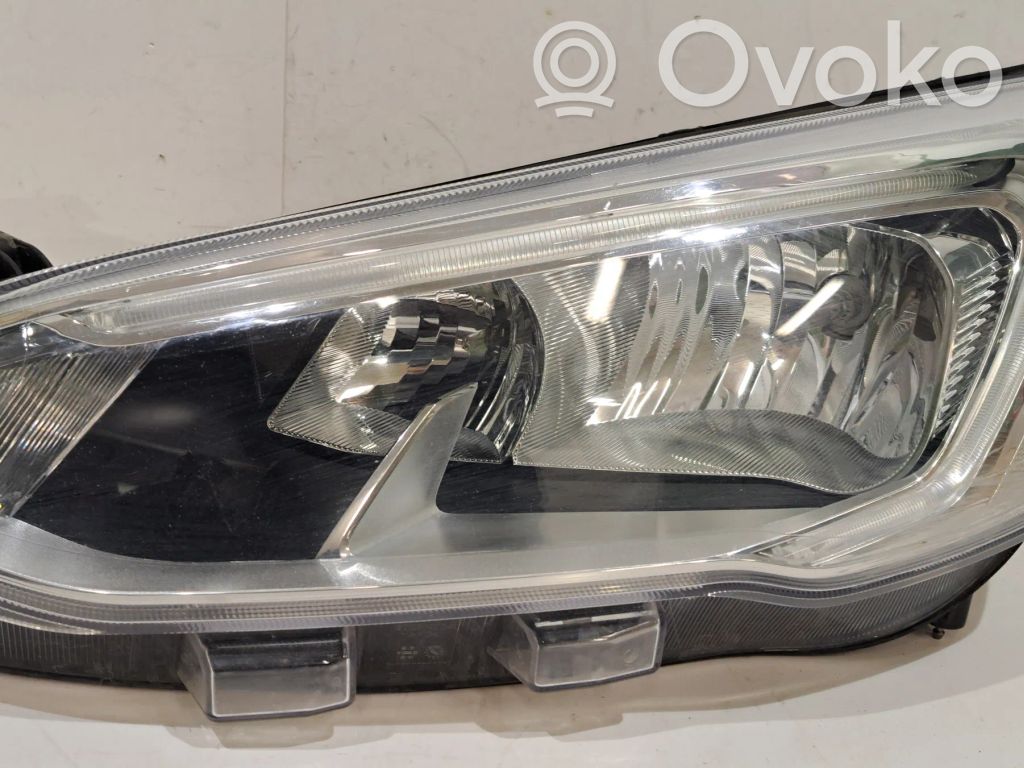 Ford Focus Headlight/headlamp 