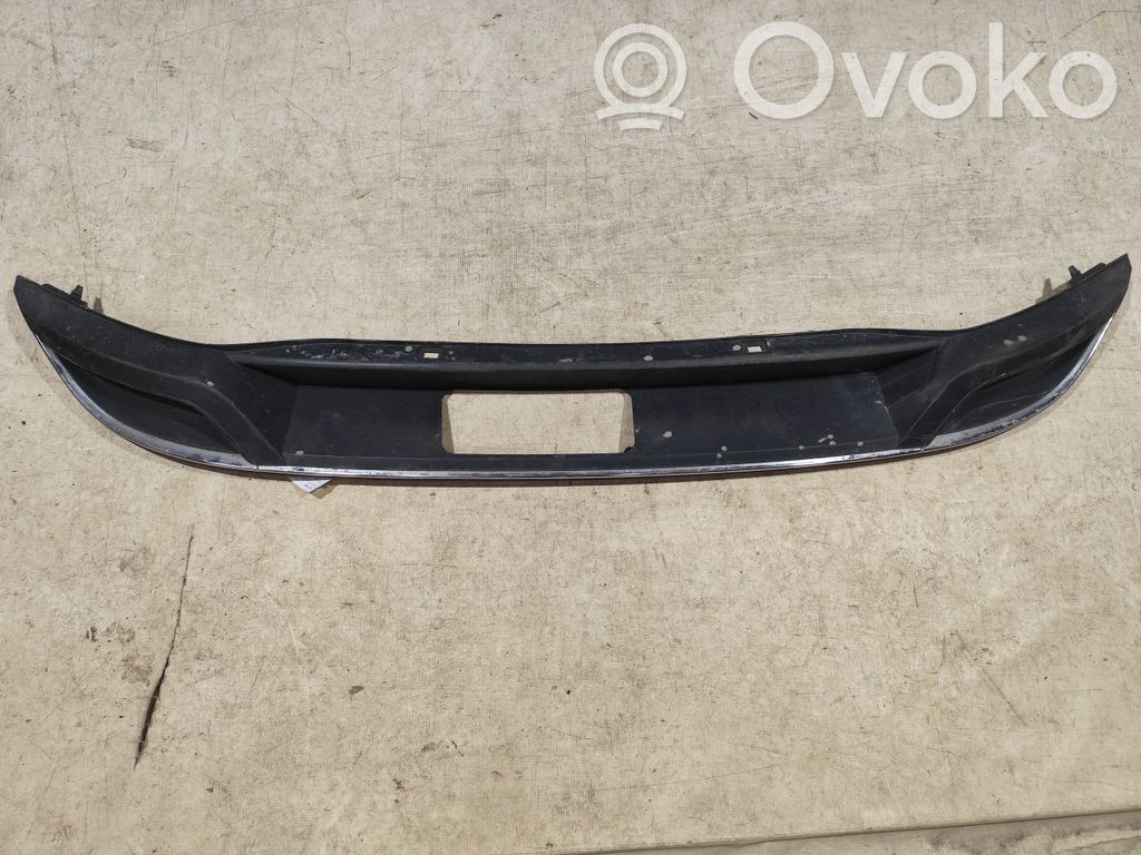Volkswagen Golf VII Moldura inferior del parachoques trasero 